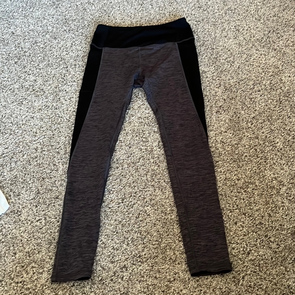 Dicks sporting goods leggings with pockets. Size: small. Brand: DSG.